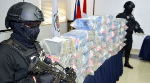 DNCDN decomisa paquetes de presunta droga en Santo Domingo Oeste