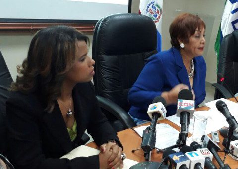 Directora DIDA denuncia ARS la intiman abstenerse de orientar afiliados sobre sus derechos