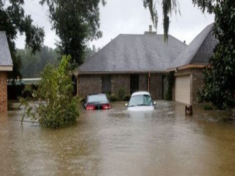 Estados Unidos: se elevan a nueve las victimas mortales por inundaciones en Houston