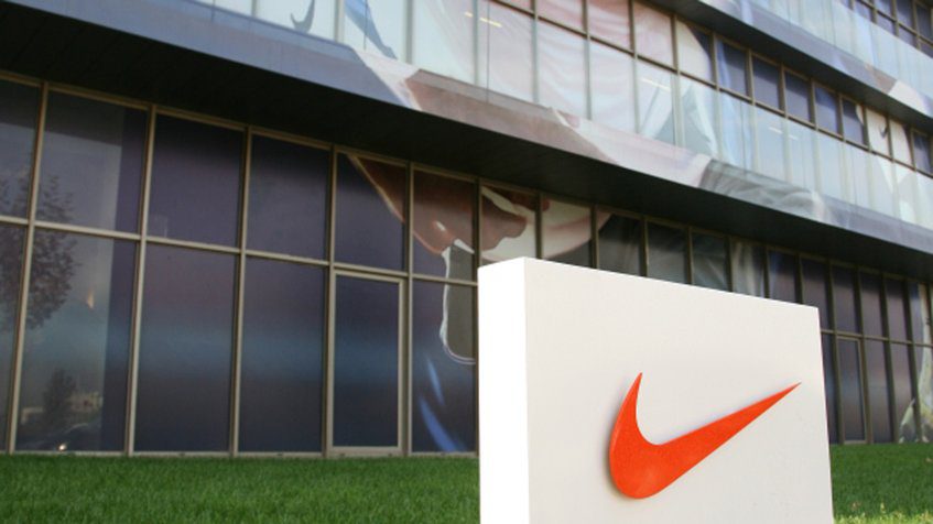Bruselas con 12,5 millones a Nike por restringir la venta de sus productos entre países de la UE - N Digital