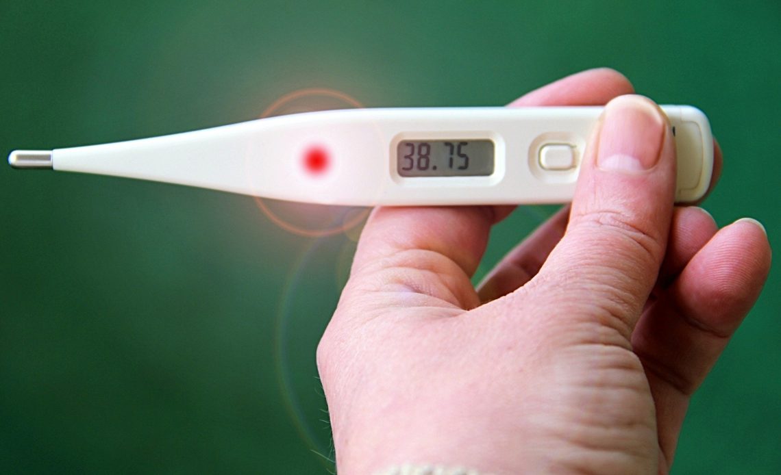 Síntomas tempranos de la COVID-19: Fiebre