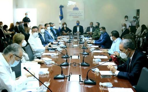 Luis Abinader se reúne con consejo de ministros previo discurso