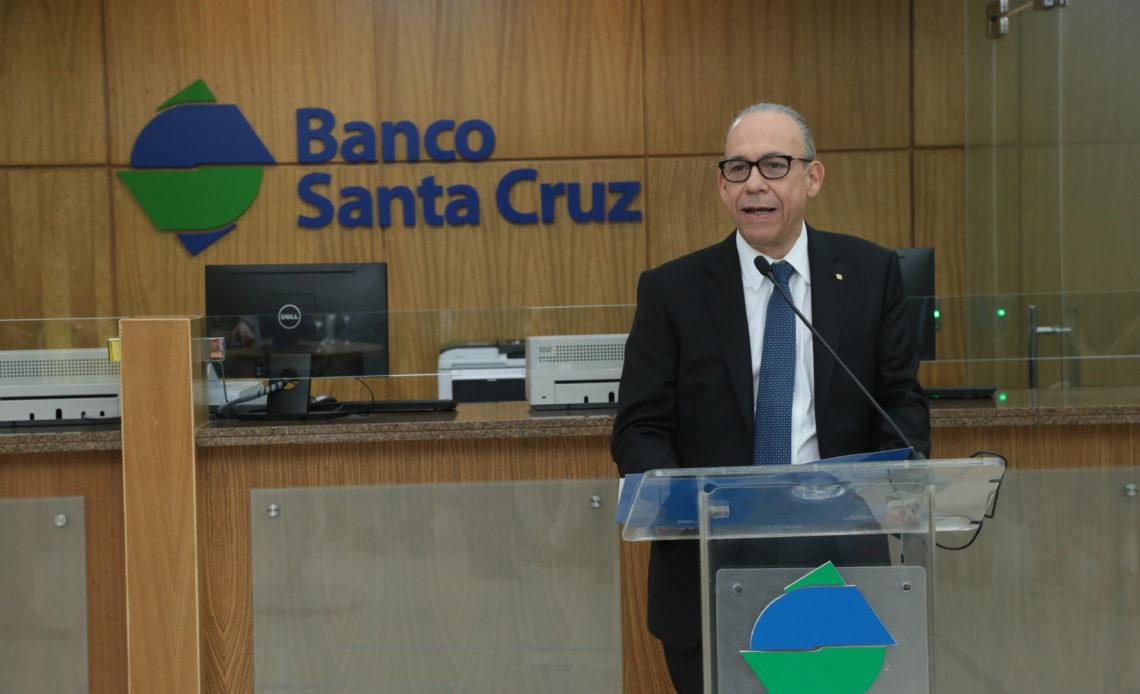 Fausto A. Pimentel, presidente del Banco Santa Cruz
