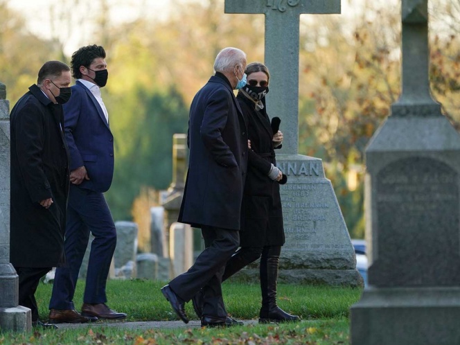 Joe Biden visita tumba de su hijo