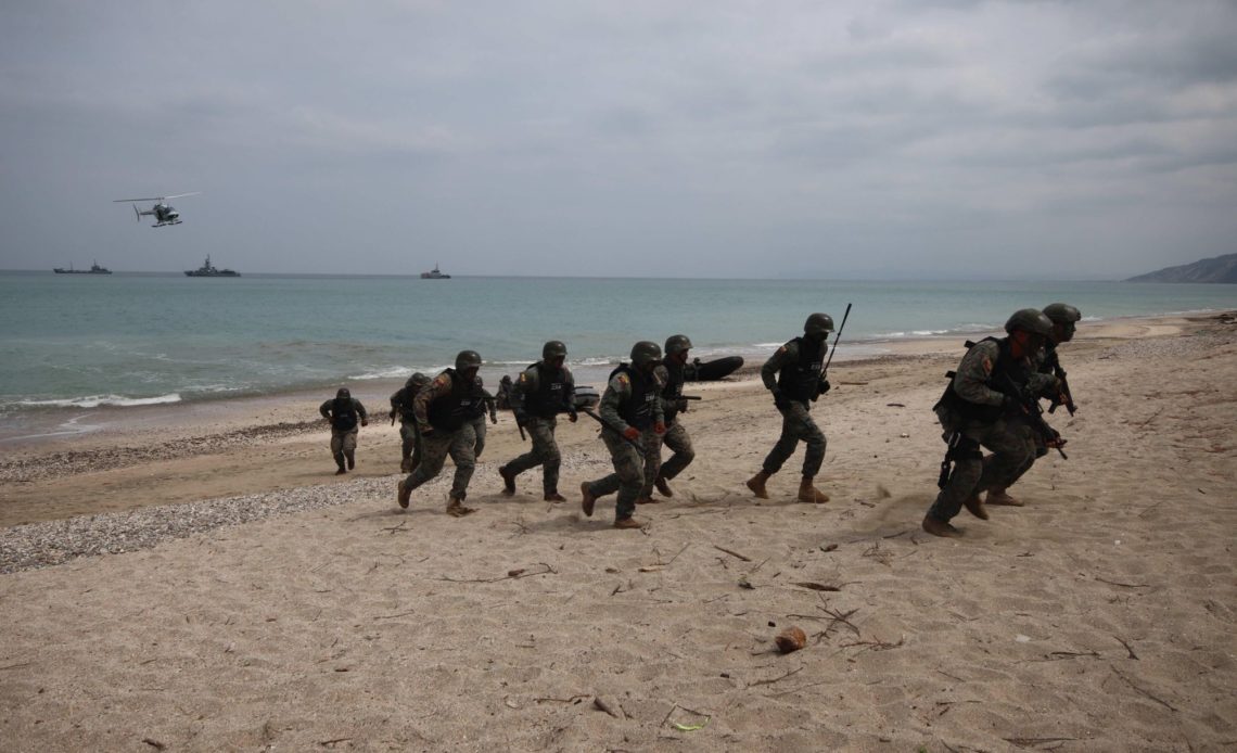 Armadas de la región simulan desembarco en playas ecuatorianas