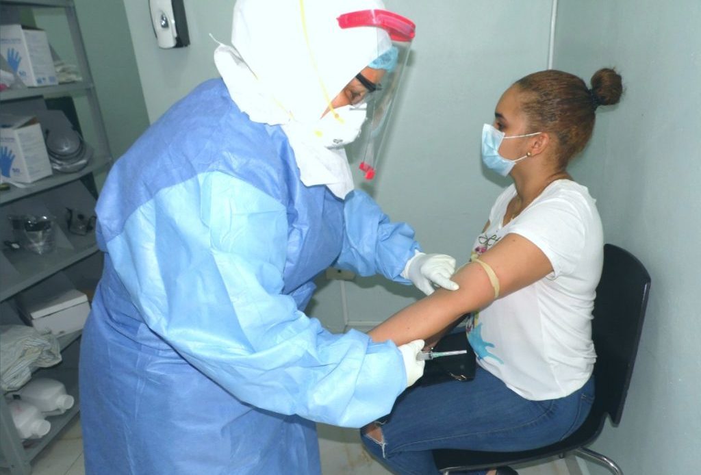 Médicos que enfrentan la pandemia del coronavirus