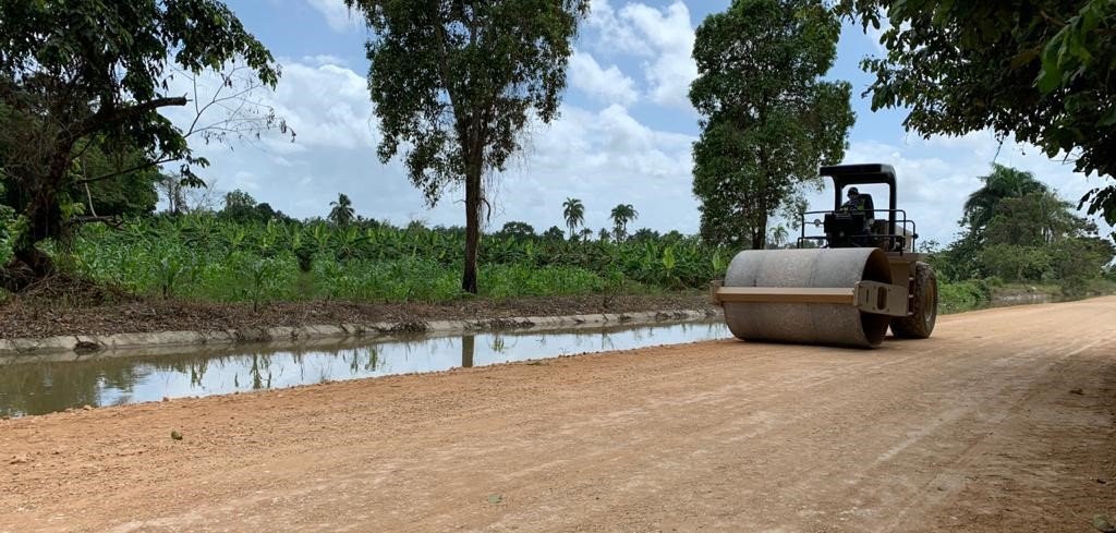 Agricultura entrega al MOPC caminos interpacelarios del Bajo Yuna para su asfaltado
