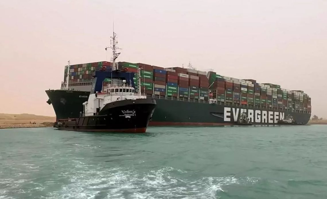 Canal de Suez dispara precio del crudo