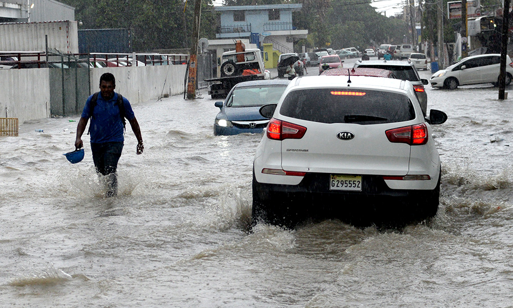 El COE establece seis provincias en alerta verde por lluvias 