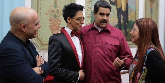 En Miami exiliados critican a Bonny Cepesa por cantarle a Maduro