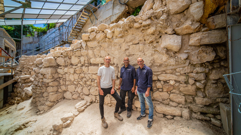 Arqueólogos descubren nuevos tramos de la muralla de Jerusalén