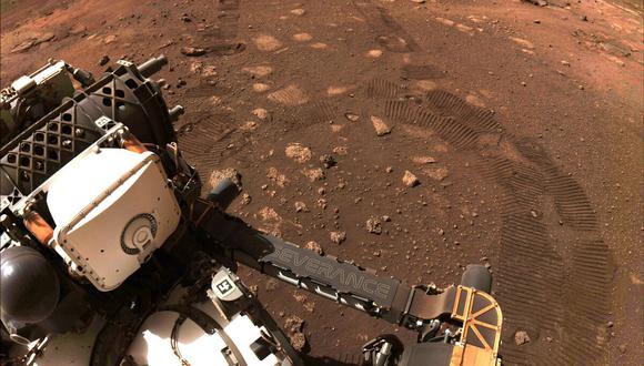 El rover de la NASA se prepara para tomar las primeras muestras de rocas de Marte