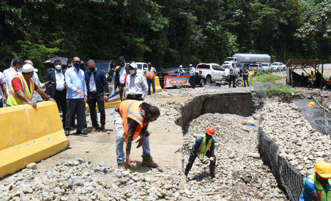MOPC supervisa trabajos carretera Piedra Blanca-Maimón-Cotuí, cuyo monto supera los RD$ 630 millones