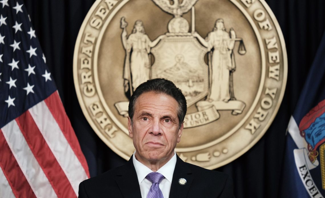 La Asamblea de Nueva York suspende la investigación sobre Cuomo tras su dimisión