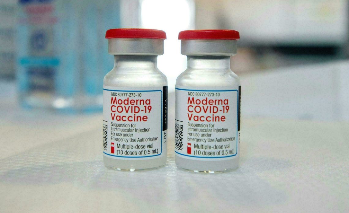 Moderna solicita autorización para aplicar refuerzo de su vacuna anticovid en EEUU