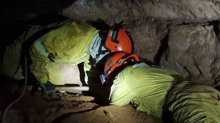 Trágico derrumbe en una gruta en Brasil: nueve bomberos muertos