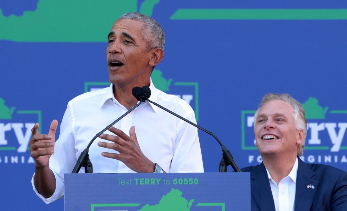 Obama hace campaña para una elección clave en Virginia