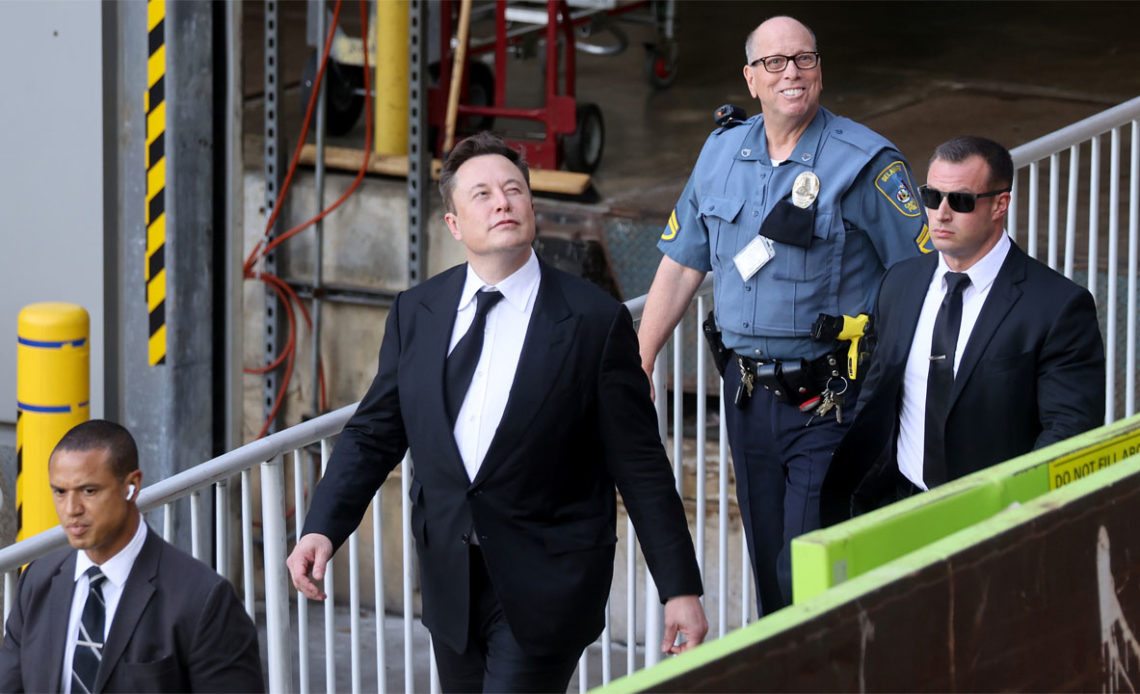 Tesla, condenada a pagar 137 millones de dólares a un ex empleado víctima de racismo