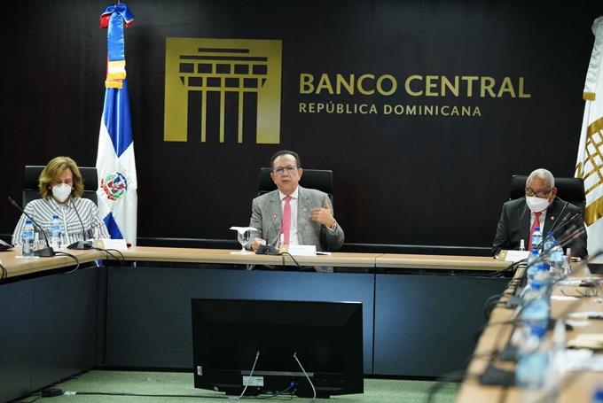 Gobernador del Banco Central proyecta expansión de 10.7% en economía dominicana al cierre del 2021