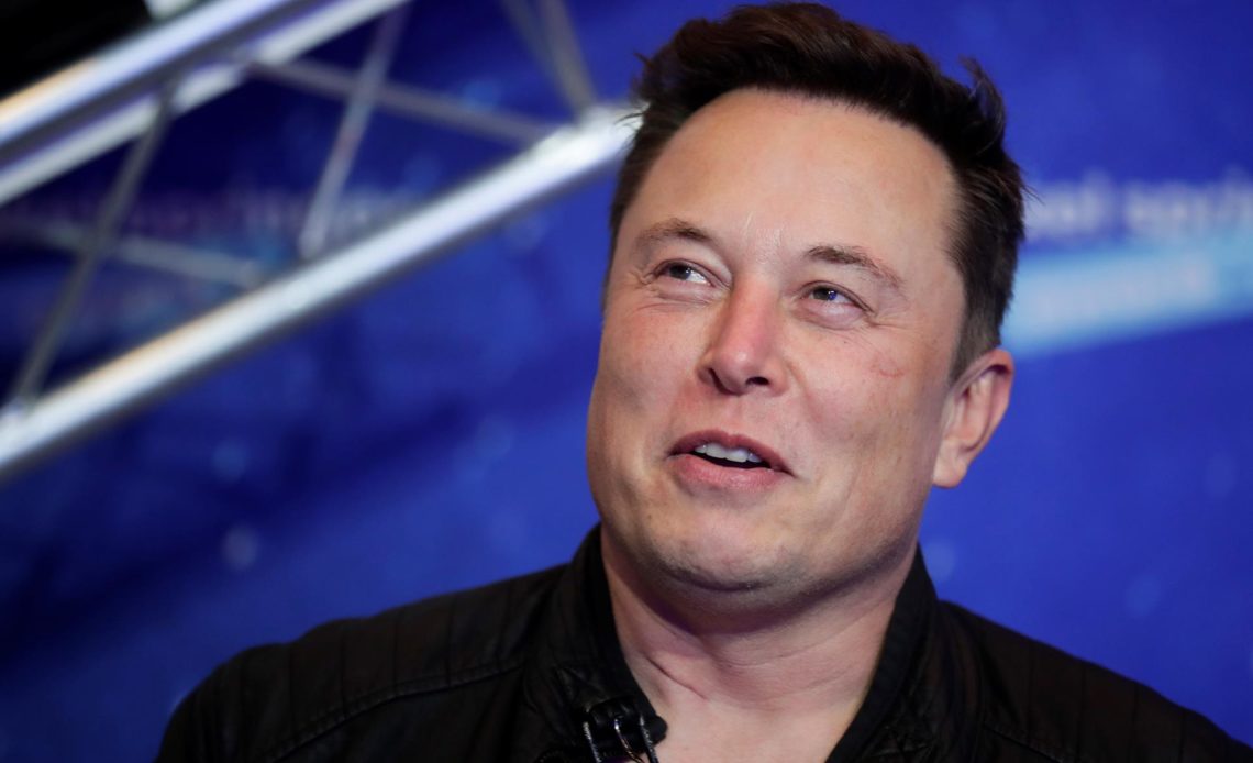 Elon Musk vende más acciones de Tesla, que sufre su peor semana en 20 meses