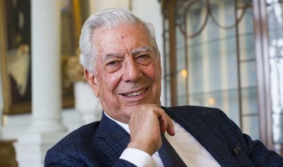 Mario Vargas Llosa elegido miembro de la Academia Francesa