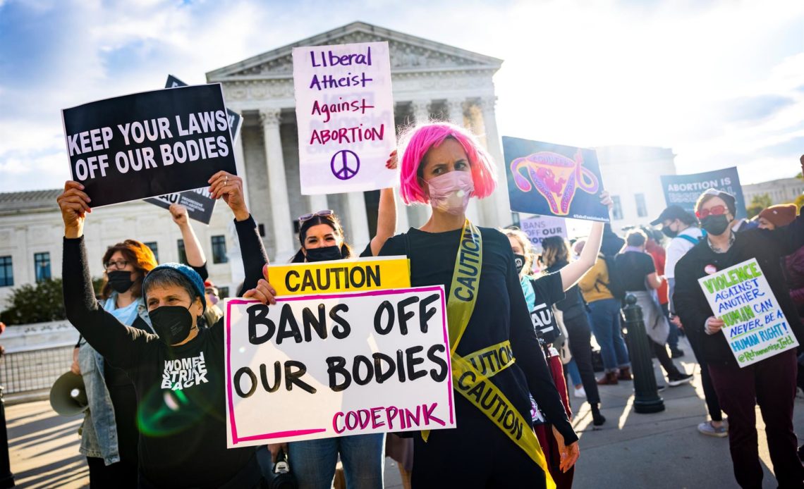 Un Supremo dividido escucha argumentos contra el veto al aborto en Texas