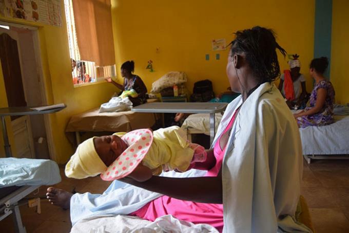Continúa con tendencia a la baja asistencia parturientas haitianas en  hospitales maternos del país - N Digital