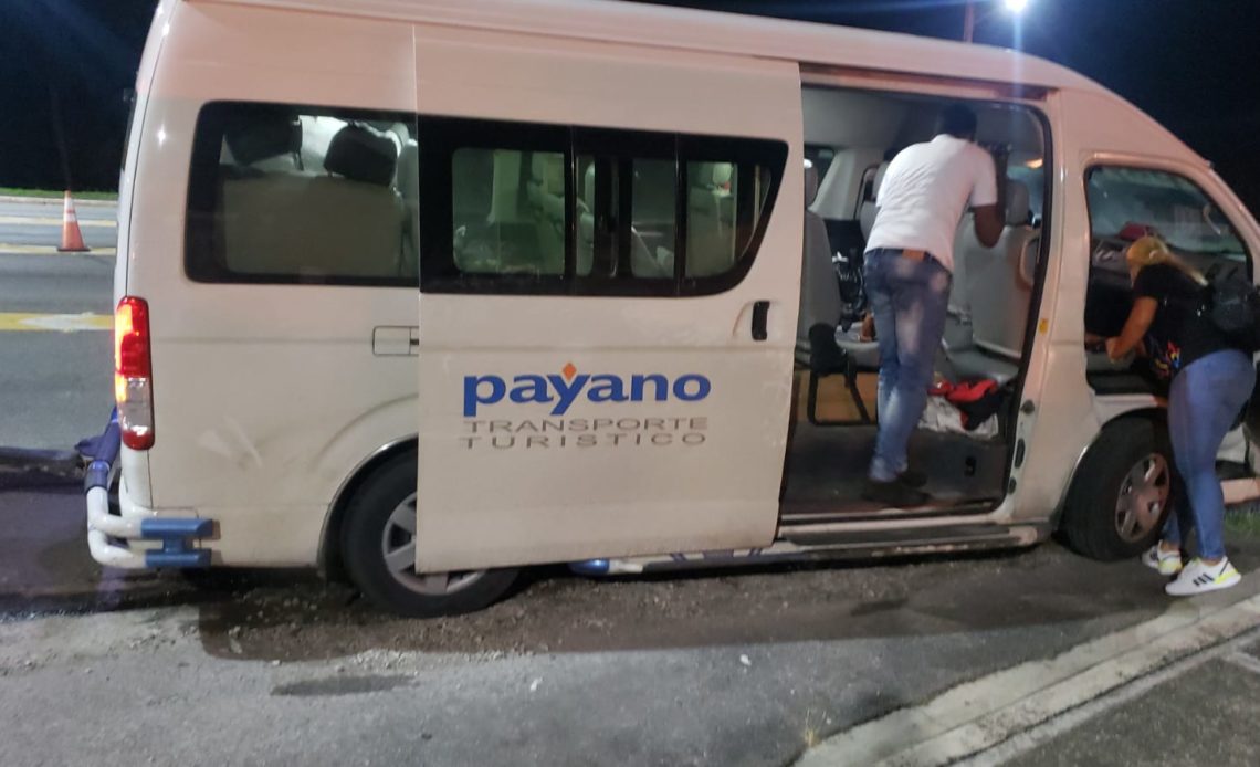 Delincuentes asaltan autobús de transporte turístico con destino a Samaná