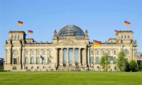 Grupo que asesora a gobierno alemán pide reducir contactos frente a variante ómicron