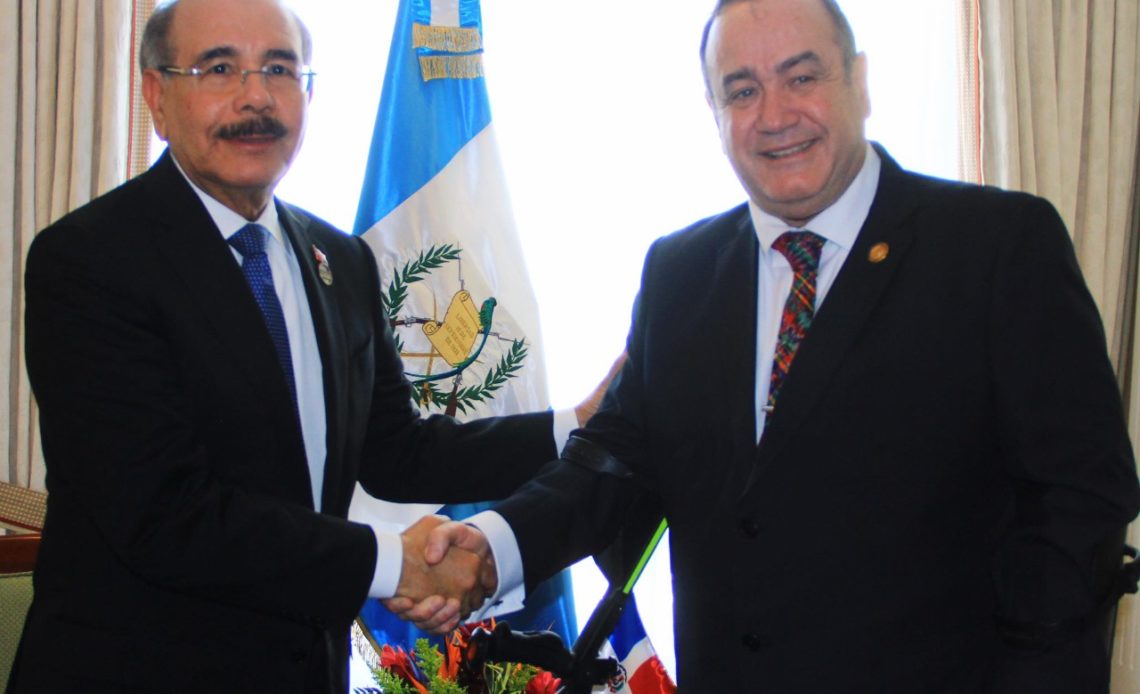 Presidente de Guatemala niega vínculos con corrupción en República Dominicana
