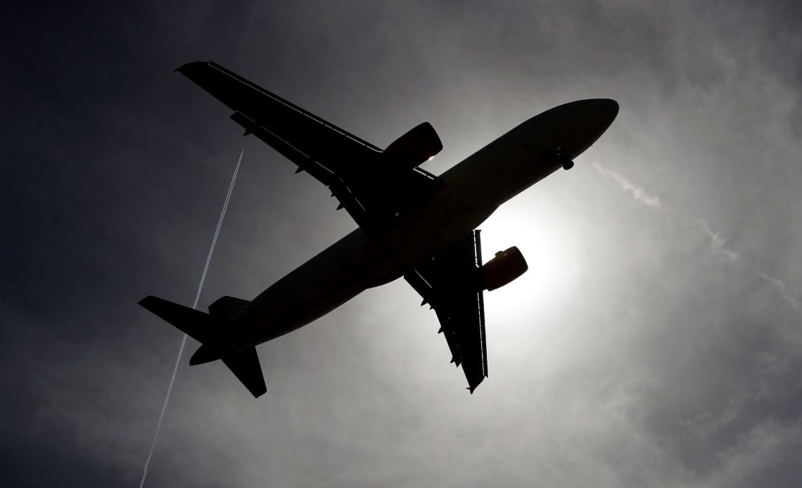 EE.UU. evaluará contaminación de aviones que usan combustible con plomo