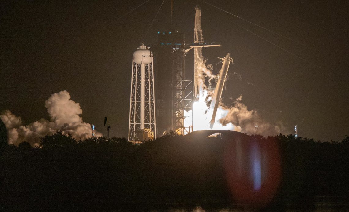 Despega de Florida un cohete de SpaceX con un satélite de vigilancia italiano