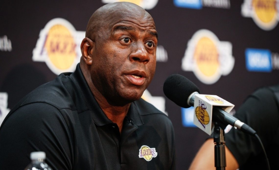 Magic Johnson critica a los Lakers por falta de esfuerzo