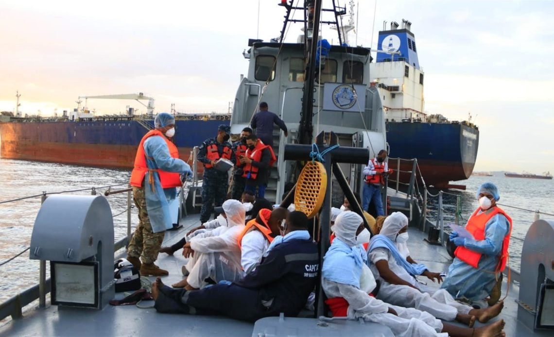 Un desaparecido y 12 personas rescatadas deja un naufragio en Panamá