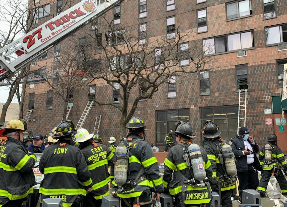 Al menos 19 muertos en un incendio en Nueva York, según medios locales