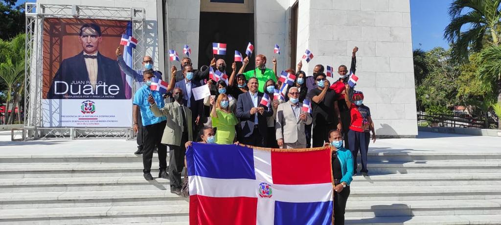 El PRI celebra 32 aniversarios y llama a preservar la frontera con Haití 