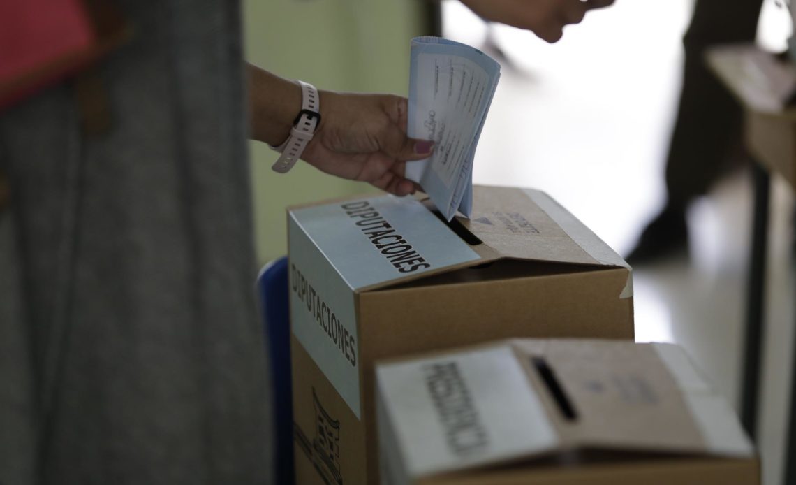 Costa Rica mira hacia la segunda ronda electoral con economía como prioridad