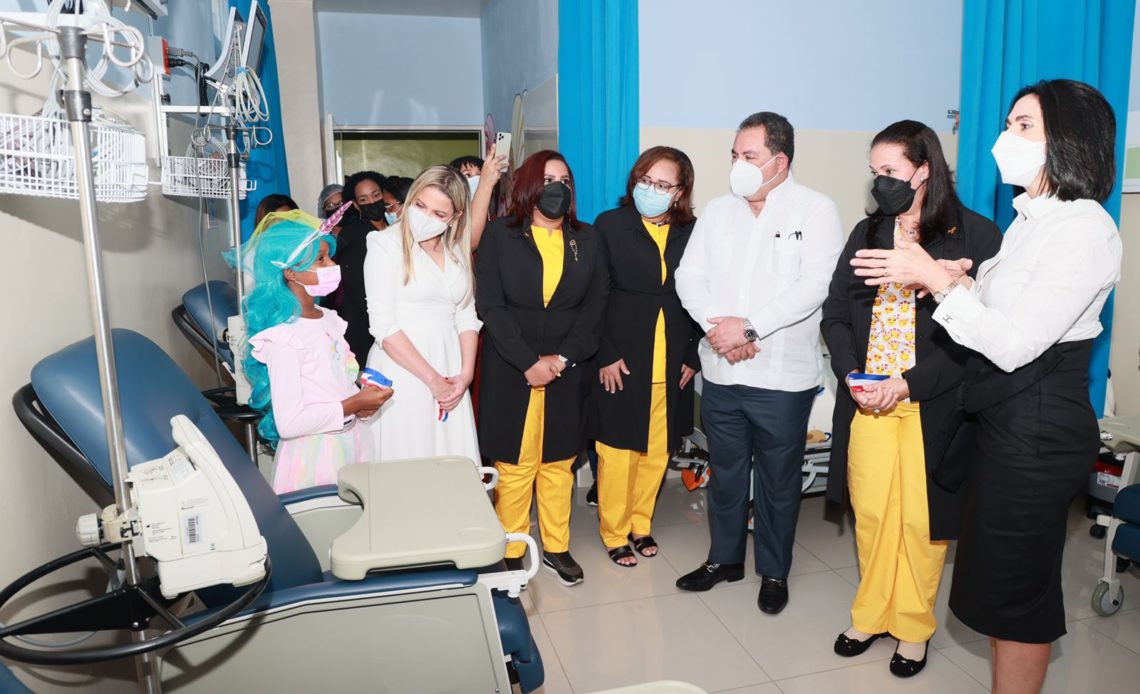 Inauguran área para pacientes hemato-oncológicos del Hugo Mendoza