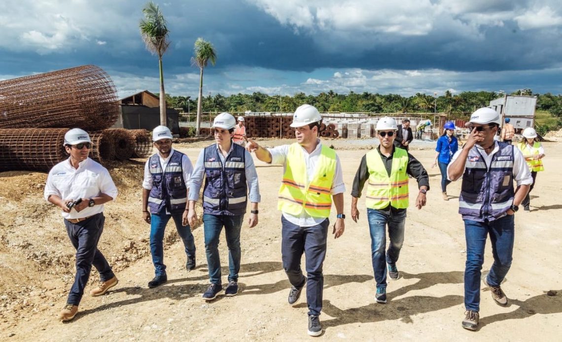 Ministro Carlos Bonilla supervisa avances en la construcción del proyecto “Mi Vivienda Ciudad Modelo”