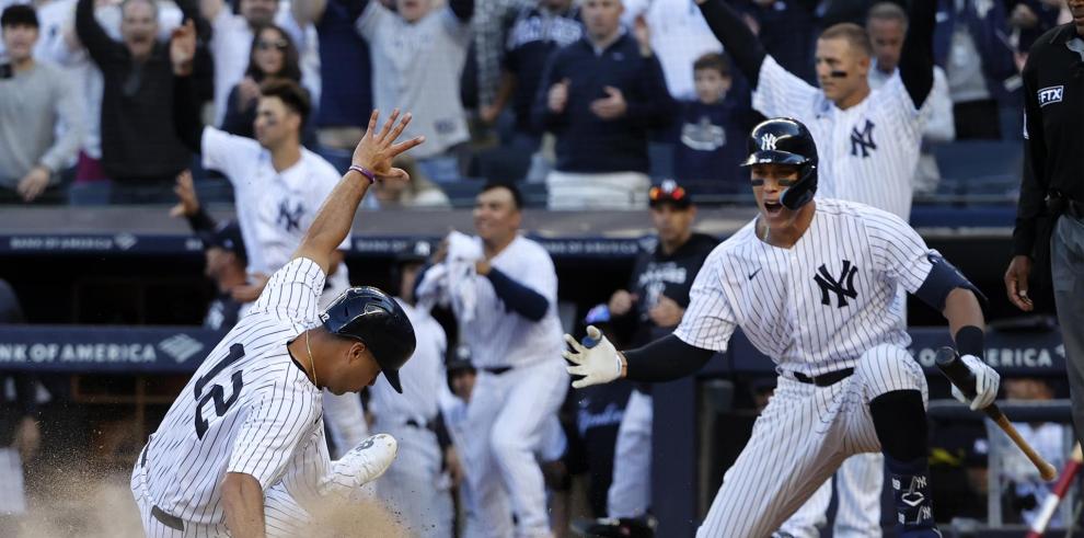 Los Yankees de Nueva York abrieron su temporada de las Grandes Ligas de béisbol este viernes con un emocionante triunfo 6x5 ante sus acérrimos rivales de los Medias
