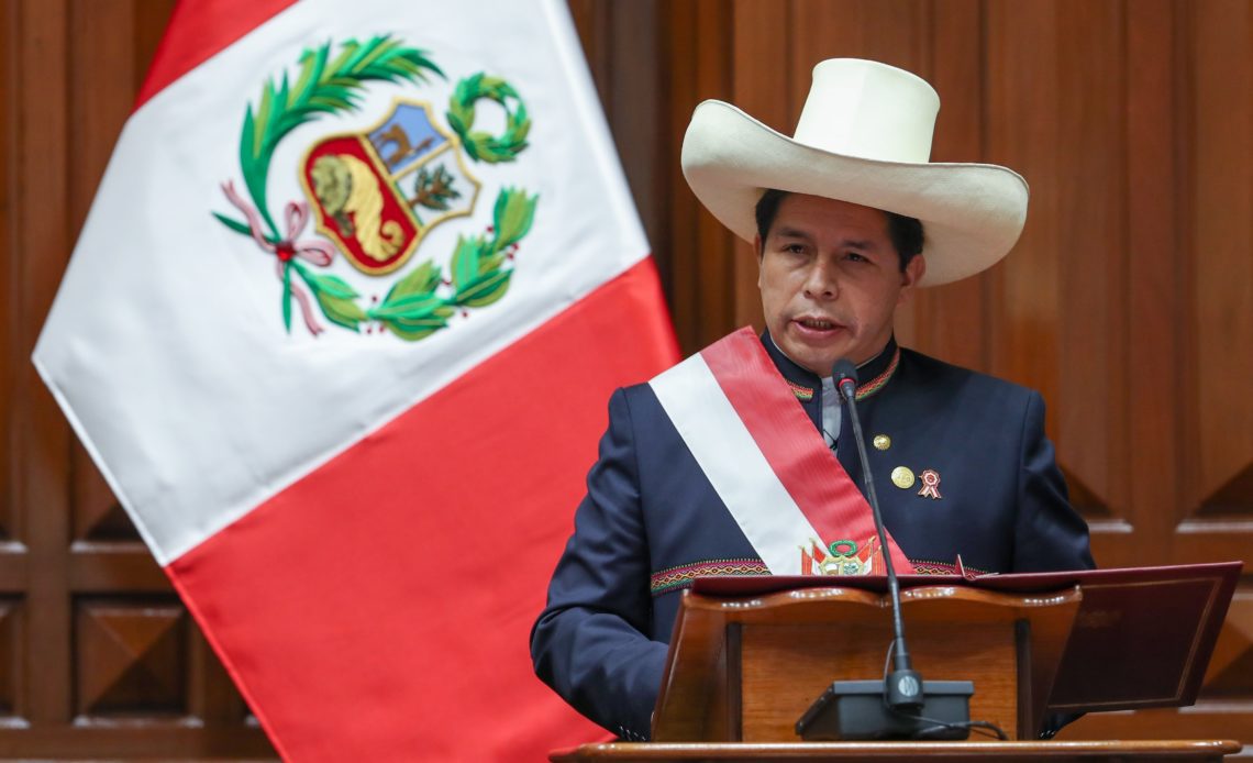 Castillo anuncia un proyecto de ley para convocar una Asamblea Constituyente