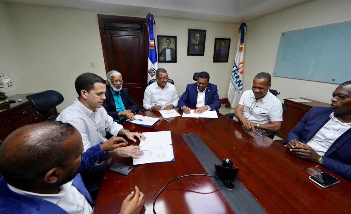 Liga Municipal, Intrant y Fenatrano firman acuerdo de entendimiento