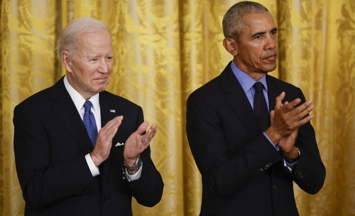 Obama cree que Biden debe reconsiderar candidatura
