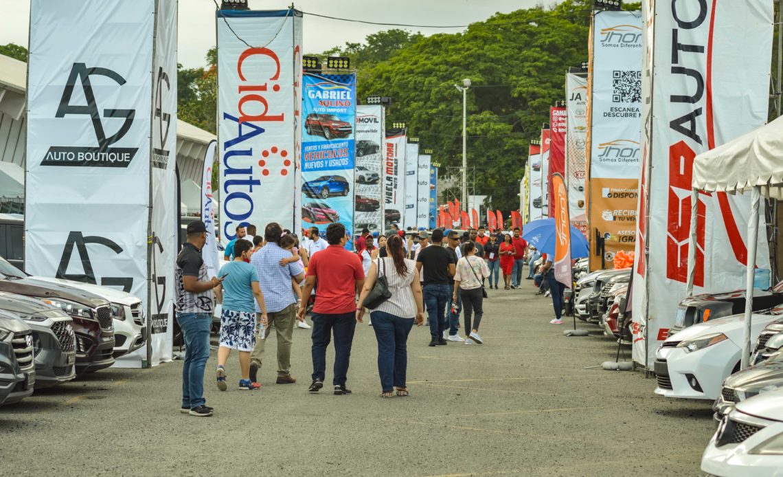 Foto 1- Vista parcial de la Auto Feria Anadive 2022