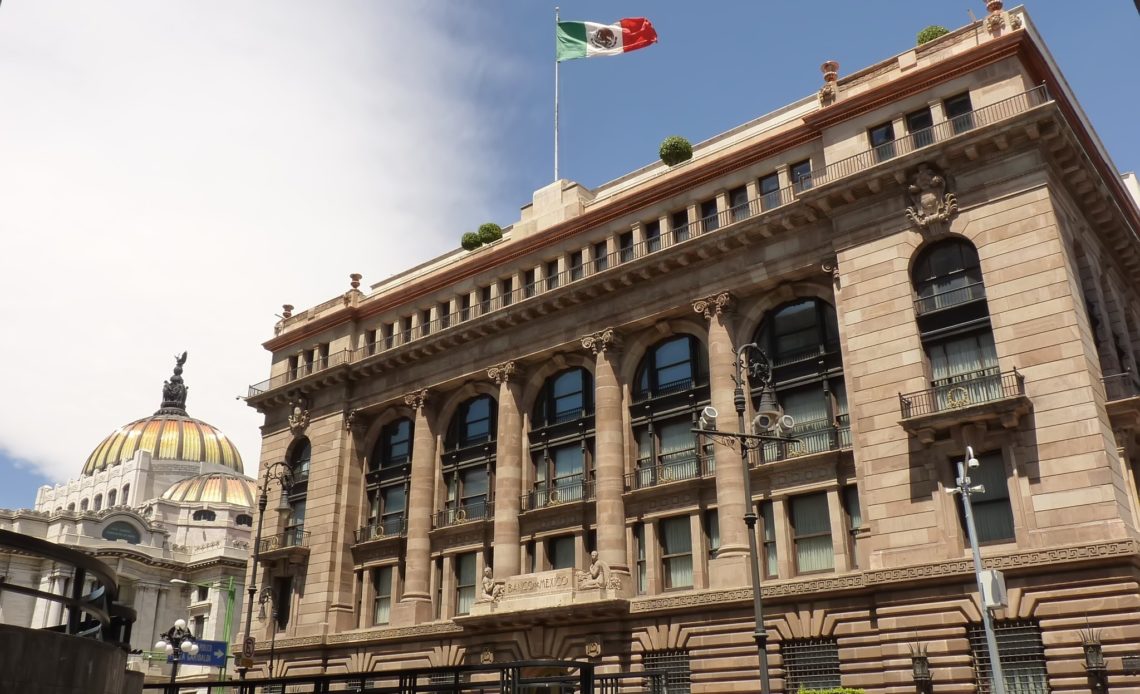 Banco de México sube tasa 75 puntos ante alza de inflación