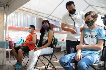 México empieza a vacunar niños de 5-11 años por covid-19
