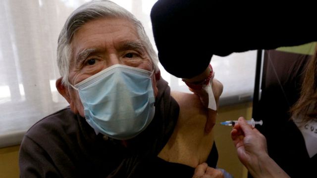 Italia anunció aplicará vacuna anticovid a mayores de 60 años