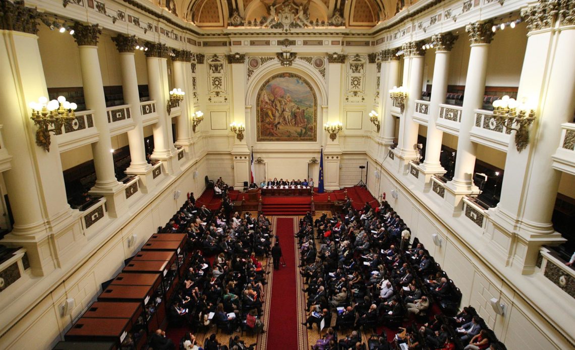 Senado chileno avanza en derogación de "última ley homofobófica"
