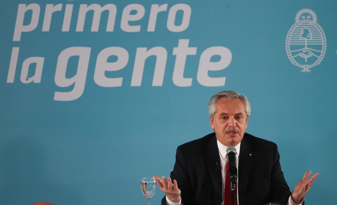 Fernández mantiene reuniones para elegir nuevo ministro de Economía argentino