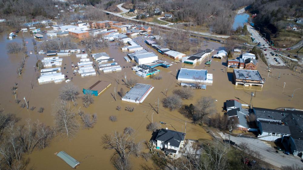 Inundaciones en Kentucky dejan un saldo de tres muertos y miles sin electricidad